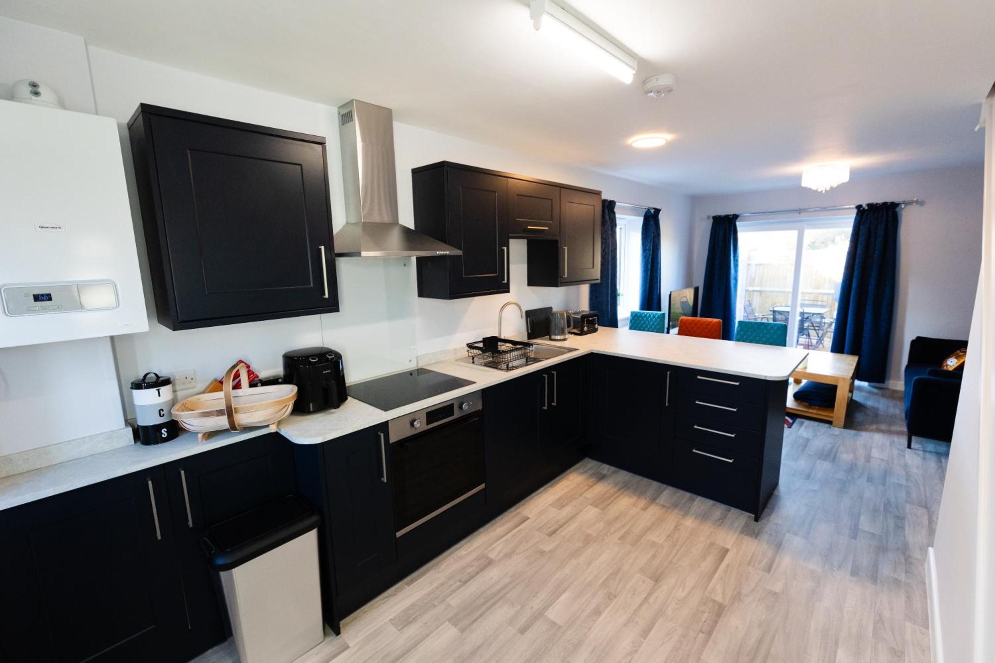 One Bridge End Apartment Певънси Екстериор снимка