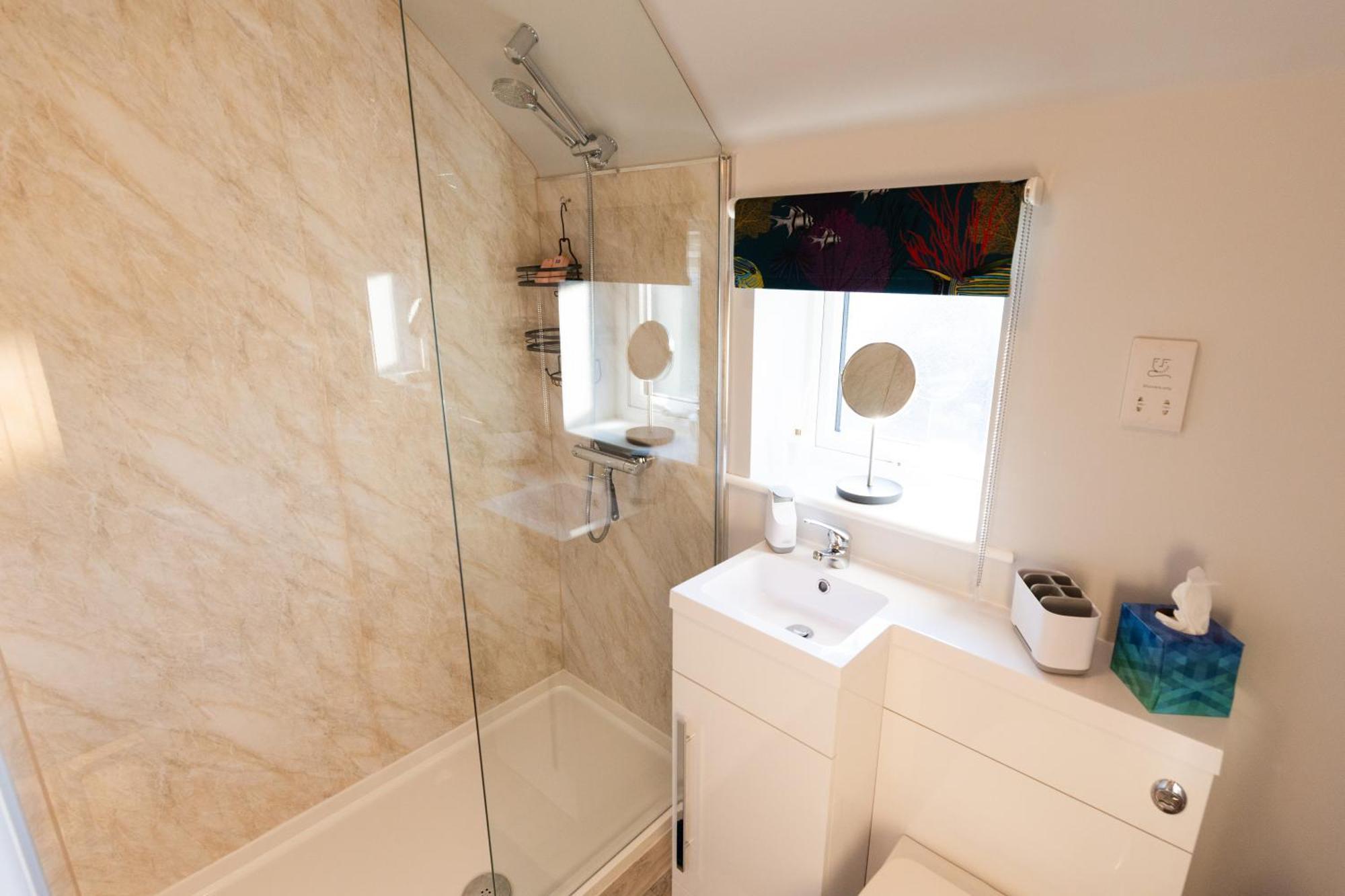 One Bridge End Apartment Певънси Екстериор снимка