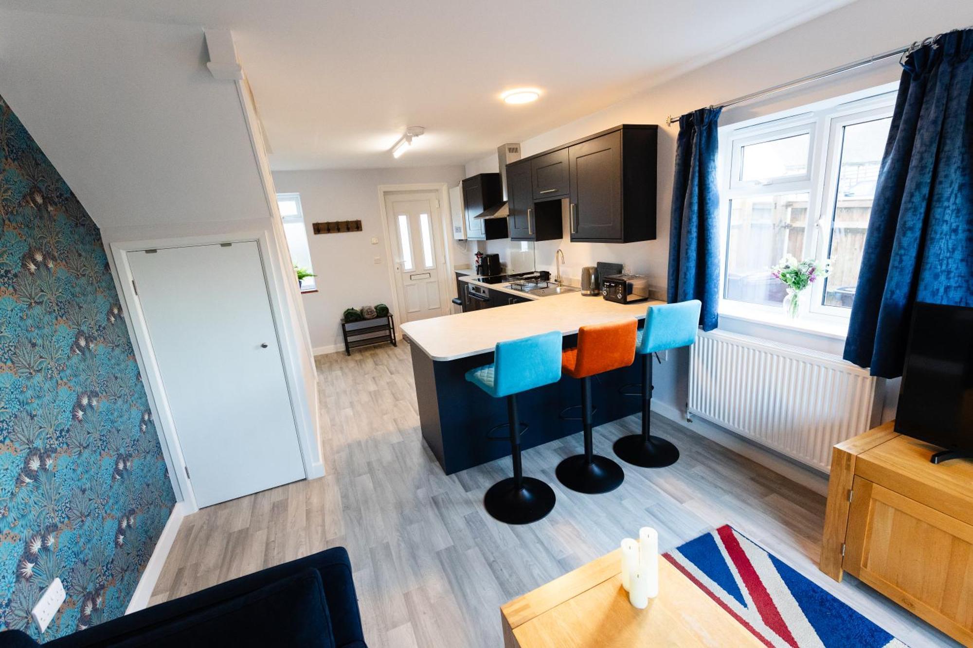 One Bridge End Apartment Певънси Екстериор снимка